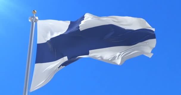 Finlandiya Bayrak Mavi Gökyüzü Rüzgarla Sallayarak Döngü — Stok video