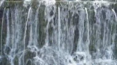 Birden fazla boru su kovma doğal su bahar