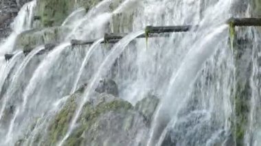 Birden fazla boru su kovma doğal su bahar