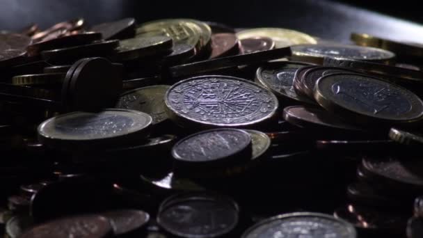 Евро Монеты Используемые Черном Фоне — стоковое видео