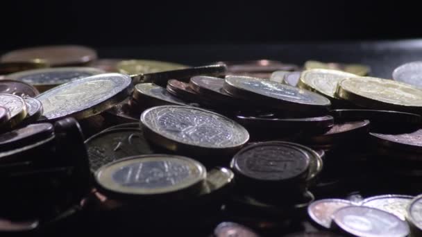 Diferentes Monedas Euro Utilizadas Girando Fondo Negro — Vídeo de stock