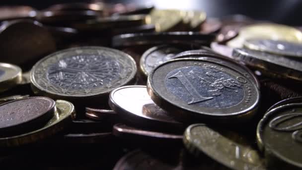 Διαφορετικά Νομίσματα Του Ευρωπαϊκού Ευρώ Στροφή Μετρητά Χρήματα — Αρχείο Βίντεο