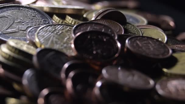 Διαφορετικά Νομίσματα Του Ευρωπαϊκού Ευρώ Gyrating Μετρητά Χρήματα — Αρχείο Βίντεο