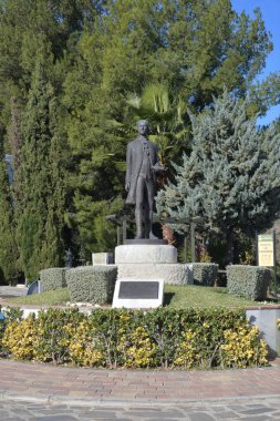 Bernardo de Galvez heykeli memleketi Macharaviaya 'nın bir meydanında