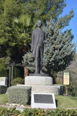 Bernardo de Galvez heykeli memleketi Macharaviaya 'nın bir meydanında