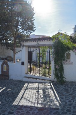 Macharaviaya, Endülüs, İspanya 'da tipik bir beyaz ev.