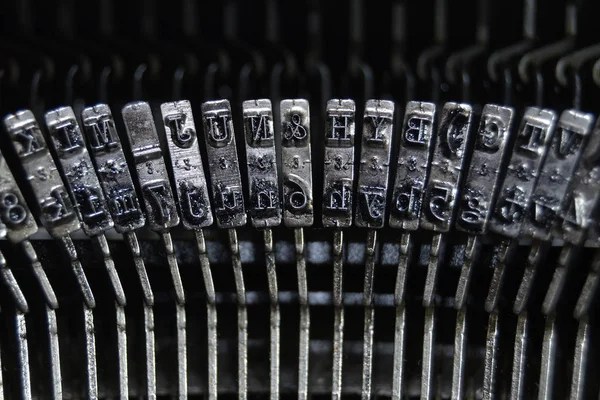 Eski Bir Daktilonun Basım Tuşlarındaki Harfler Numaralar — Stok fotoğraf