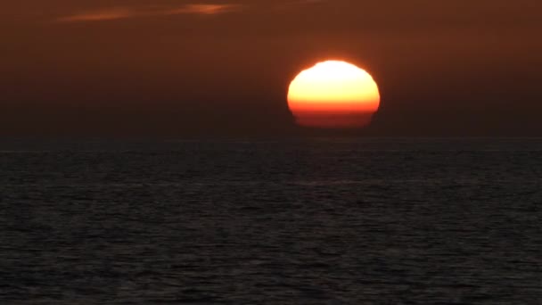 Солнце Садится Морском Горизонте Закате — стоковое видео