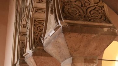 Müslüman Nasrid Sarayı, Alcazaba, Malaga 'daki antik kemerlerdeki süsler. Eğil