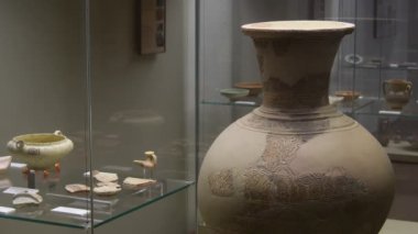 Alcazaba, Malaga, İspanya müzesinde Nasrid damgalı büyük vazo.