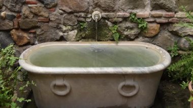 Alcazaba, Malaga, İspanya 'daki Müslüman sarayında font küveti