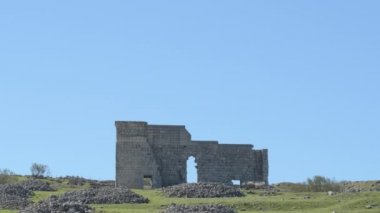 İspanya, Malaga, Ronda 'daki Acinipo Roma tiyatrosunun kalıntıları.