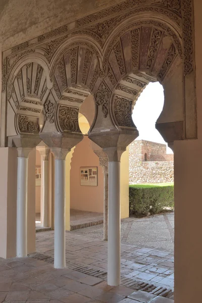 Puerta Con Arcos Columnas Nazaríes Palacio Musulmán Alcazaba España — Foto de Stock