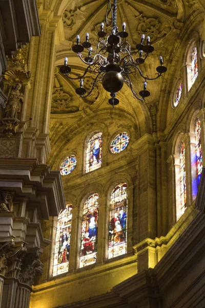 Färgat Glas Fönster Valv Och Lampa Hängande Malaga Katedral Spanien — Stockfoto