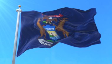Amerika Birleşik Devletleri 'nin Michigan eyaletinin bayrağı, rüzgarda sallanıyor.