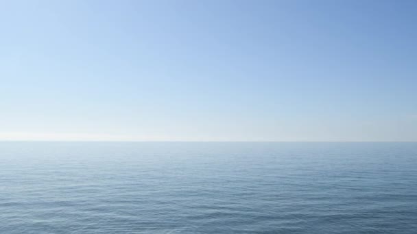Horizon Bleu Mer Calme Avec Ciel Bleu — Video