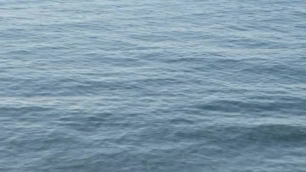 Blue Sea vagues une journée calme