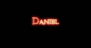 Daniel ateşle yazdı. Döngü