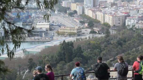 Туристы Смотровой Площадке Гибралфаро Малага Испания — стоковое видео