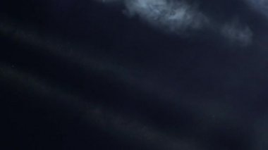 Konserde flaşlar ve duman