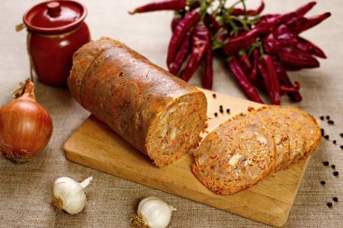 Masanın üzerine kavurma.