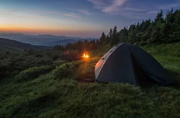 Вечер Палатки Карпатах Украины Туристическая Палатка — стоковое фото