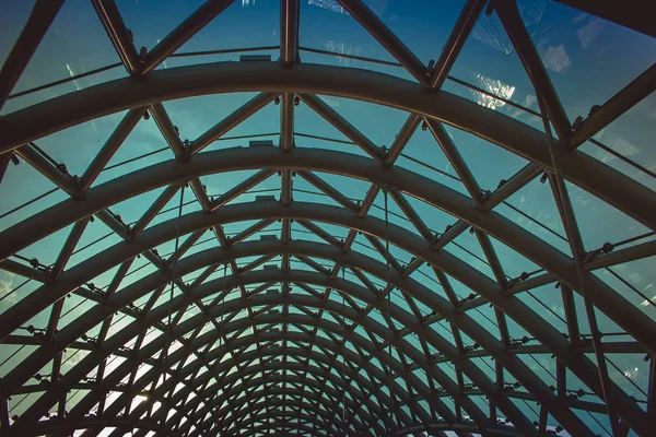 Barış Köprüsü, barış Köprüsü yaya köprüsü Kura Nehri Tiflis, Gürcistan'daki bitti.