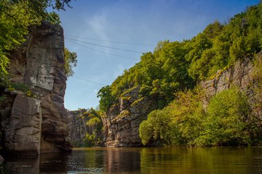 Güneşli bir günde müthiş manzara nehir kanyonun. Buky Canyon