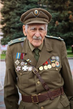 Rivne, Ukrayna - 14 Ekim 2012. Ukraynalı Insu emektar