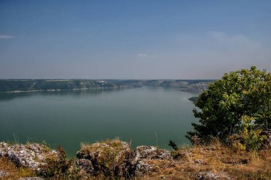 Doğa Manzaralı panorama görünümüne tepeden rezervuar Dnies üzerinde