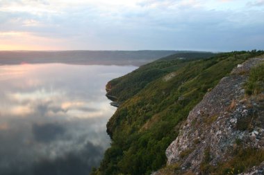 Doğa Manzaralı panorama görünümüne tepeden rezervuar Dnies üzerinde