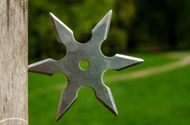 Shuriken (yıldız oluşturma), geleneksel Japon ninja soğuk silah