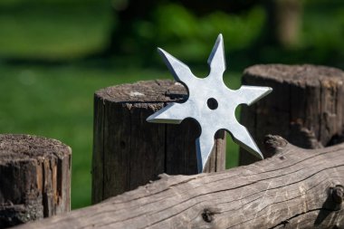 Shuriken (yıldız oluşturma), geleneksel Japon ninja soğuk silah