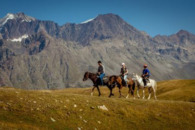 Gürcistan - 19 Eylül. Turist Kafkasya'da 2017.A grup