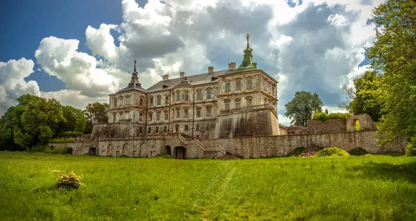 Vieux château de Pidhirtsi, village Podgortsy, région de Lviv, Ukraine — Photo