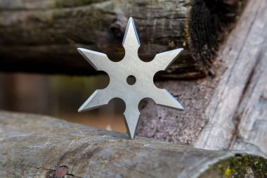 Shuriken (yıldız oluşturma), geleneksel Japon ninja soğuk silah