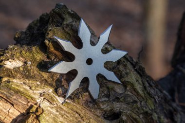 Shuriken (yıldız oluşturma), geleneksel Japon ninja soğuk silah