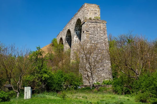 Starý Viadukt Nedokončený Železniční Most Kamene — Stock fotografie