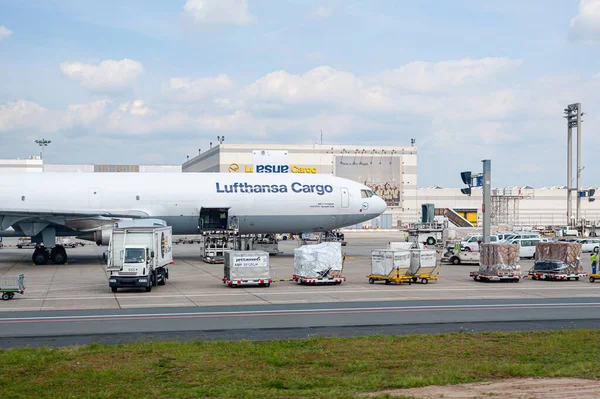 2019 Frankfurts Flygplats Tyskland Boeing 777 Fraktfartyg Lufthansa Lastdepå Som — Stockfoto