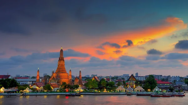 Ναό του Wat arun στην Μπανγκόκ. — Φωτογραφία Αρχείου