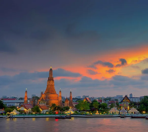 Wat Arun templo em Bancoc — Fotografia de Stock