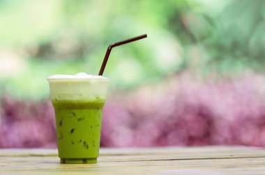 Bir tabloda Iced Yeşil çay