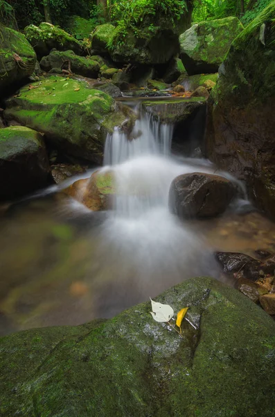 クロク I Dok、サラブリー県の滝 — ストック写真