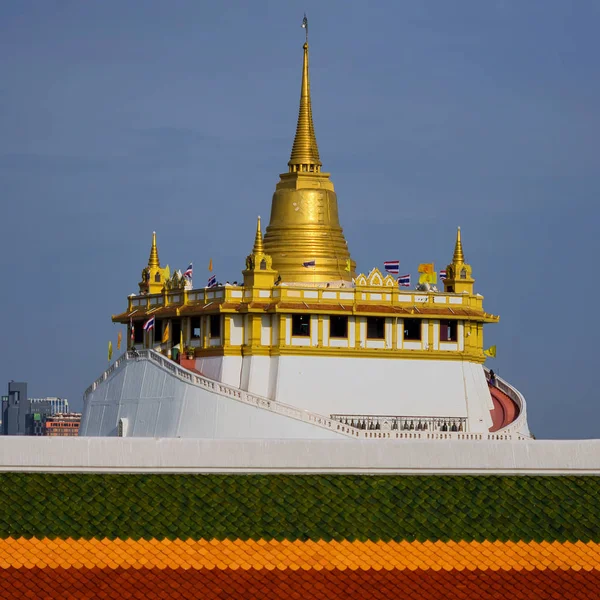 Gyllene berget pagod — Stockfoto