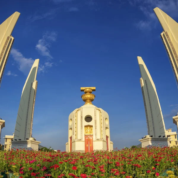 Demokrati monument av Thailand — Stockfoto