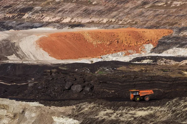 Maquinaria pesada excavación de carbón Mae — Foto de Stock