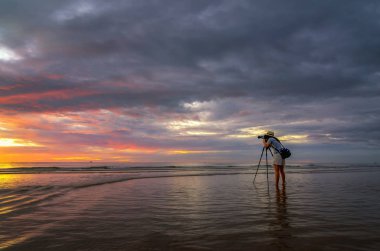 Cha-am kumsalda gündoğumu çekim fotoğrafçı