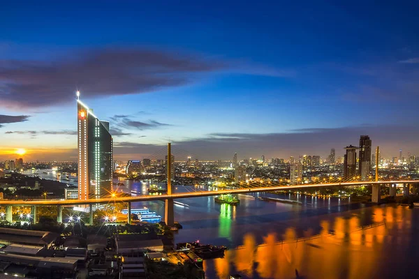 Kasikorn bank und rama ix brücke. — Stockfoto