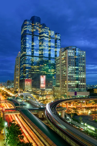 Район The Skytrain station Chong Nonsi — стоковое фото