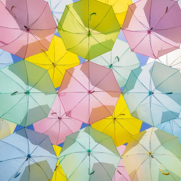 Modèle de parapluies multicolores — Photo